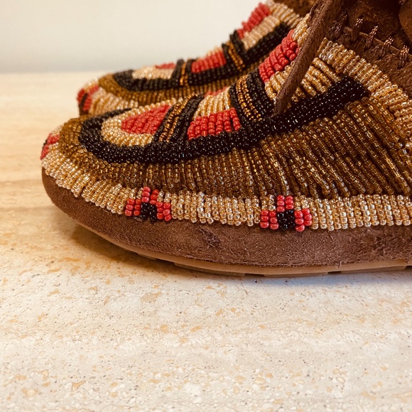 Vintage- House of Harlow 1960 Suede & Beaded ankle boots - Picture 8 of 16